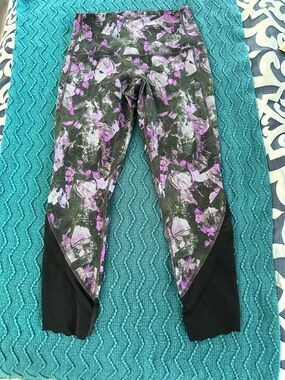 lululemon athletica Purple and Black Floral Performance Leggings scalloped hem